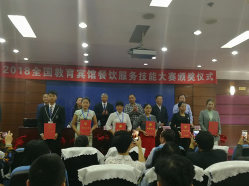 1537423124365888.jpg 555.jpg